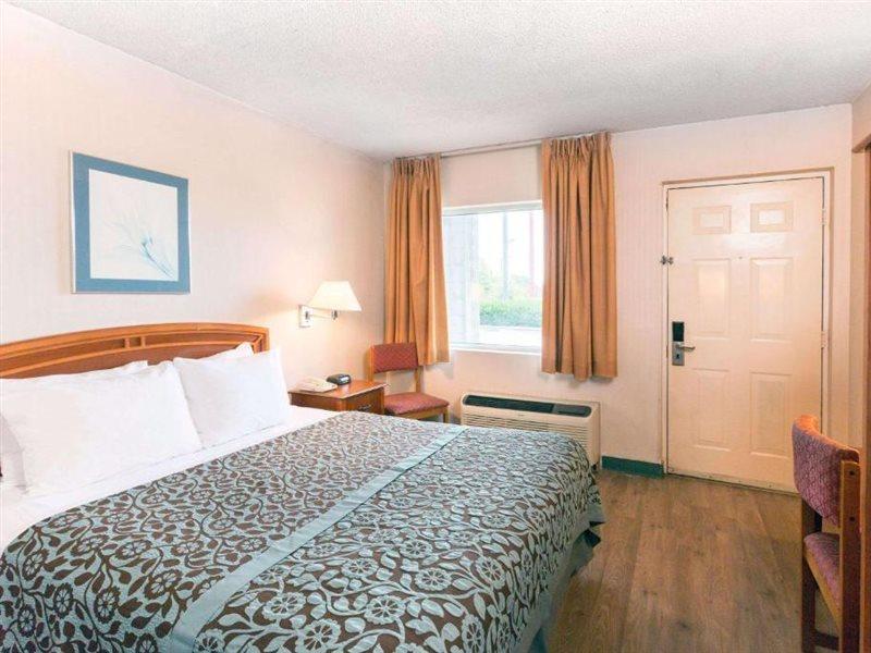 Days Inn By Wyndham Richmond Exteriér fotografie