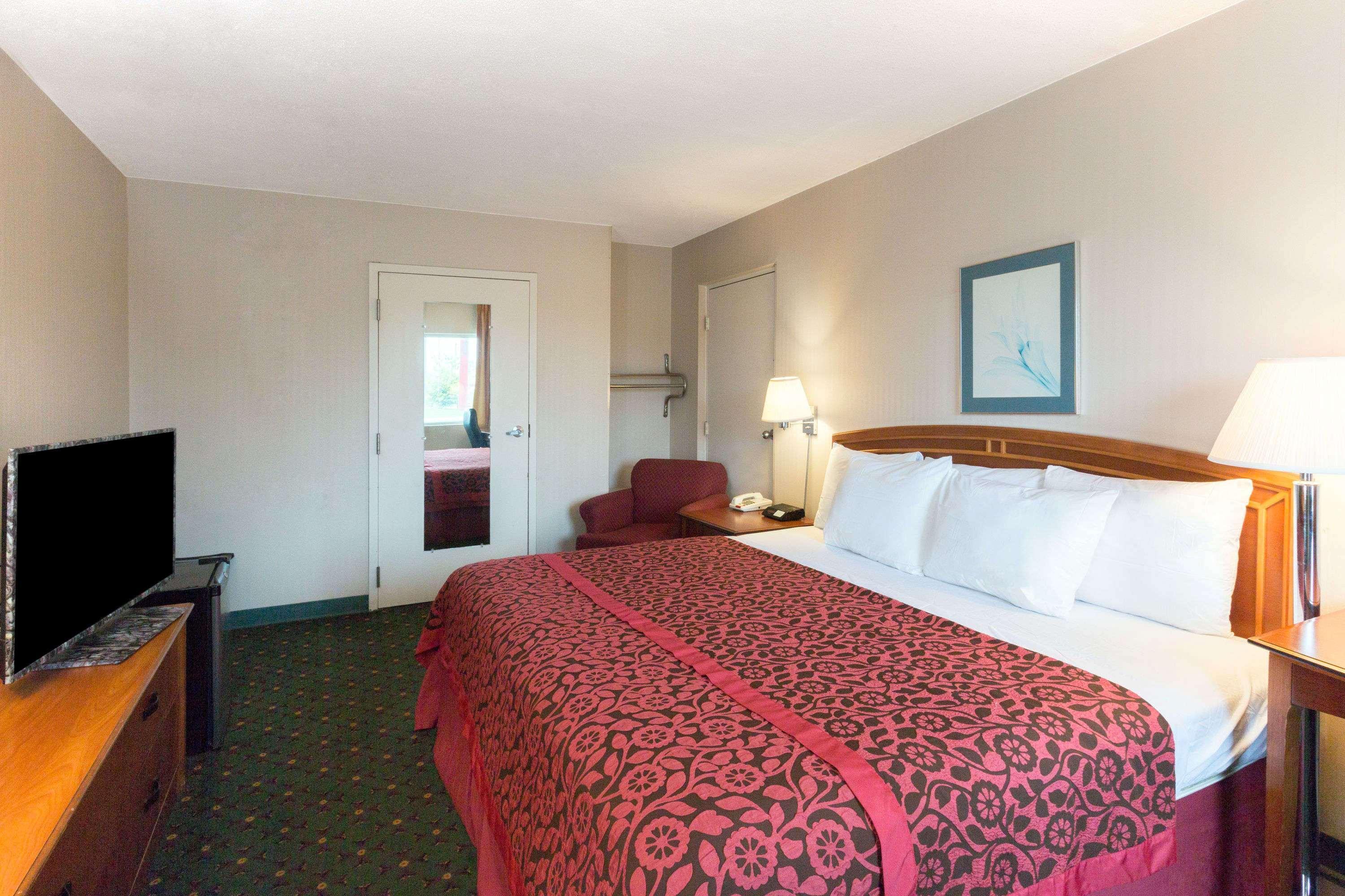 Days Inn By Wyndham Richmond Exteriér fotografie