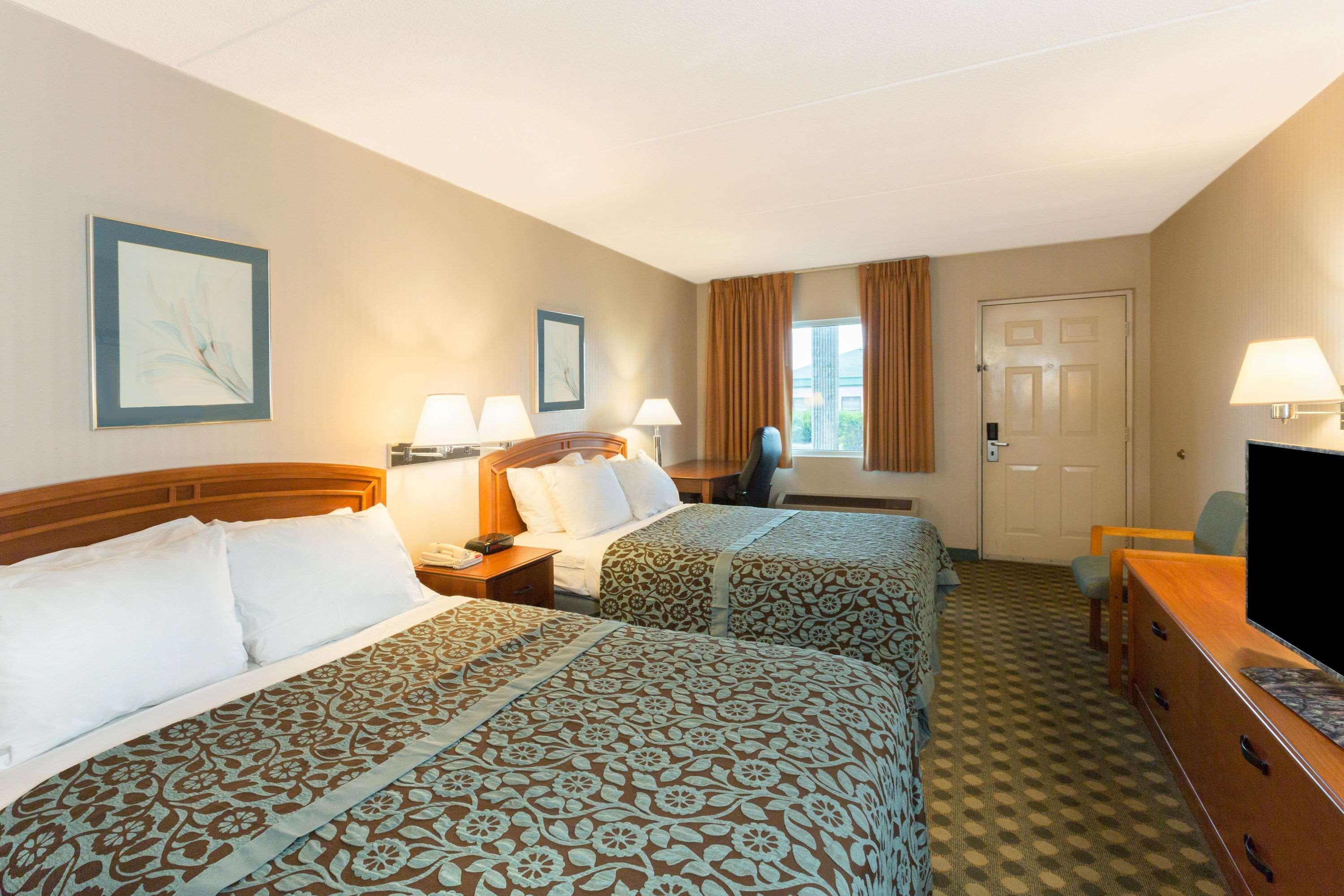 Days Inn By Wyndham Richmond Exteriér fotografie
