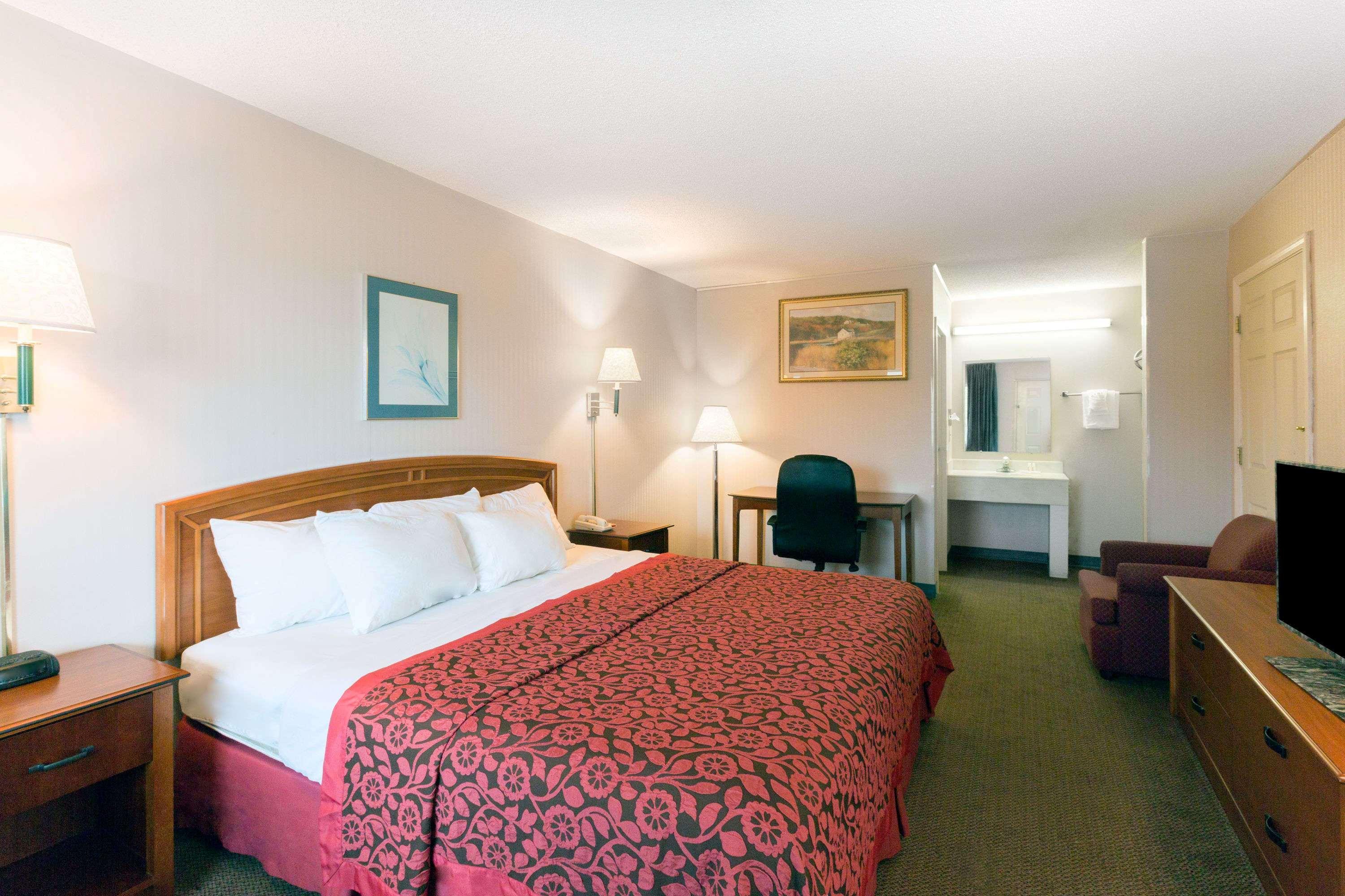 Days Inn By Wyndham Richmond Exteriér fotografie